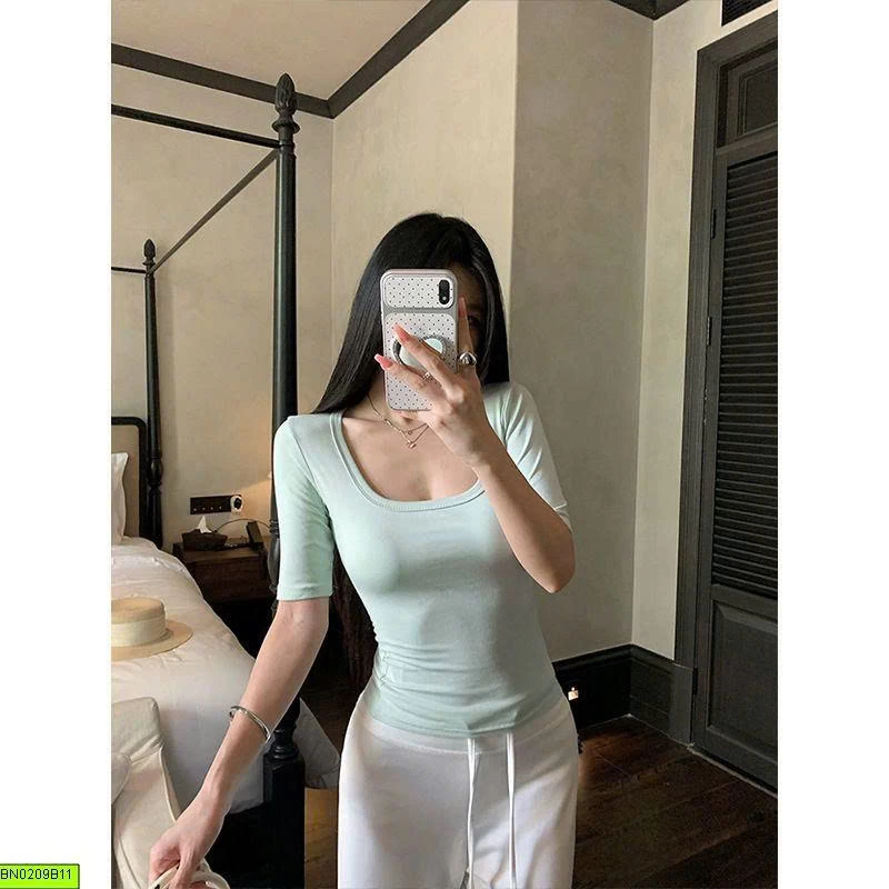 ÁO TAY LỠ CỔ U MOSESQUEEN