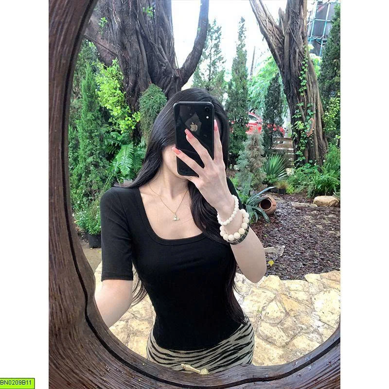ÁO TAY LỠ CỔ U MOSESQUEEN