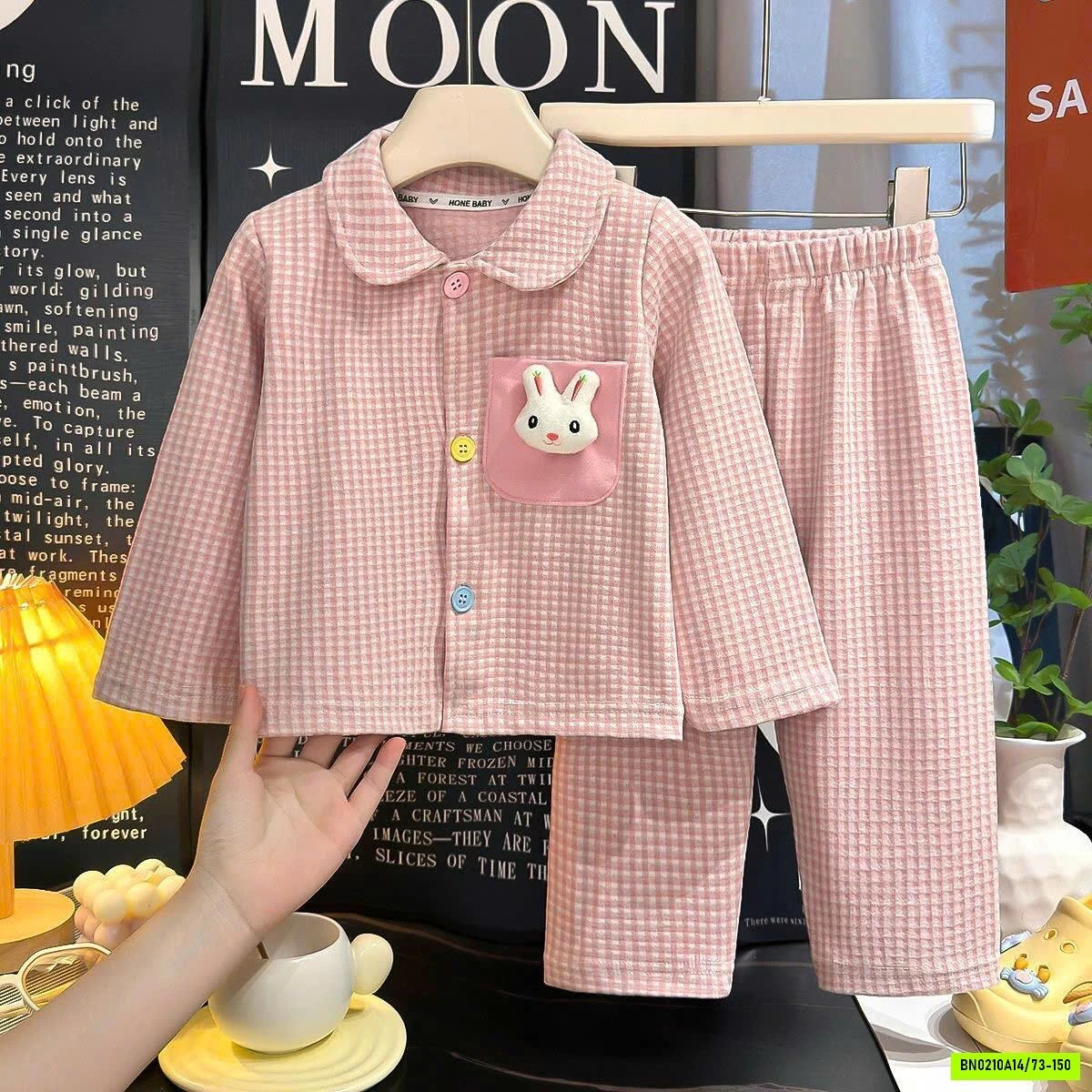 PIZAMA NỈ CARO CỔ SEN