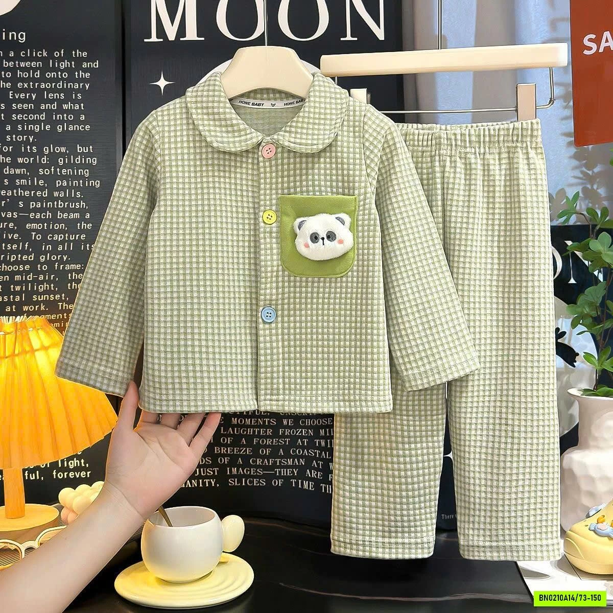 PIZAMA NỈ CARO CỔ SEN