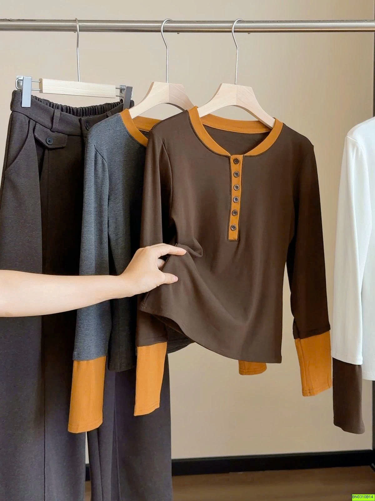 ÁO THUN PHỐI VIỀN  ANNA