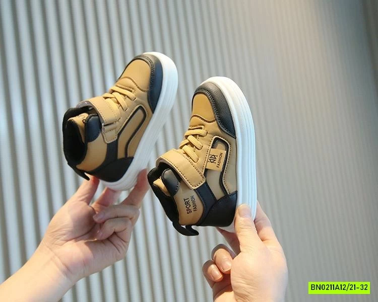 GIÀY THỂ THAO CAO CỔ QUAI DÁN