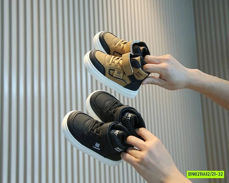 GIÀY THỂ THAO CAO CỔ QUAI DÁN