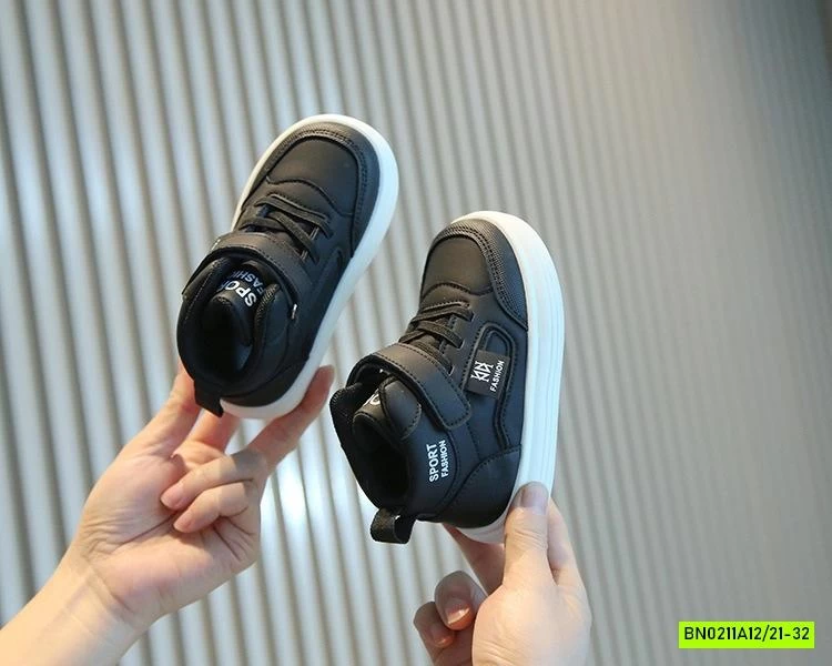 GIÀY THỂ THAO CAO CỔ QUAI DÁN