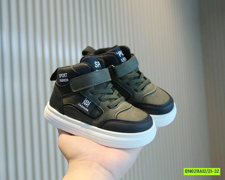 GIÀY THỂ THAO CAO CỔ QUAI DÁN