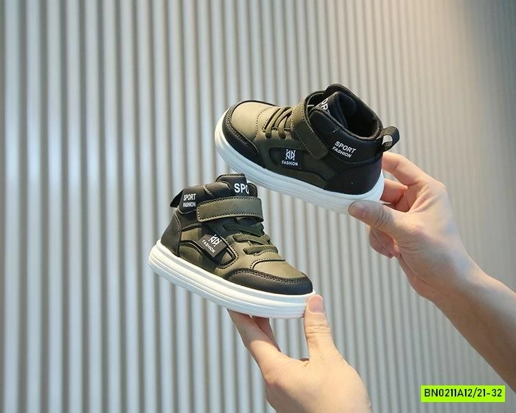 GIÀY THỂ THAO CAO CỔ QUAI DÁN