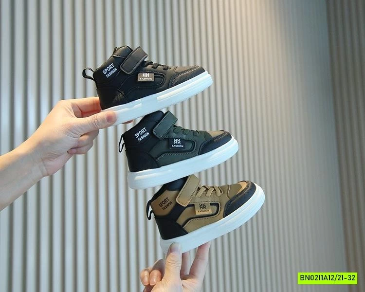 GIÀY THỂ THAO CAO CỔ QUAI DÁN