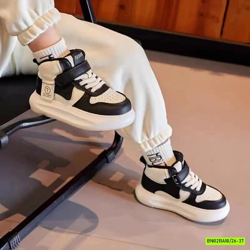 GIÀY THỂ THAO CAO CỔ