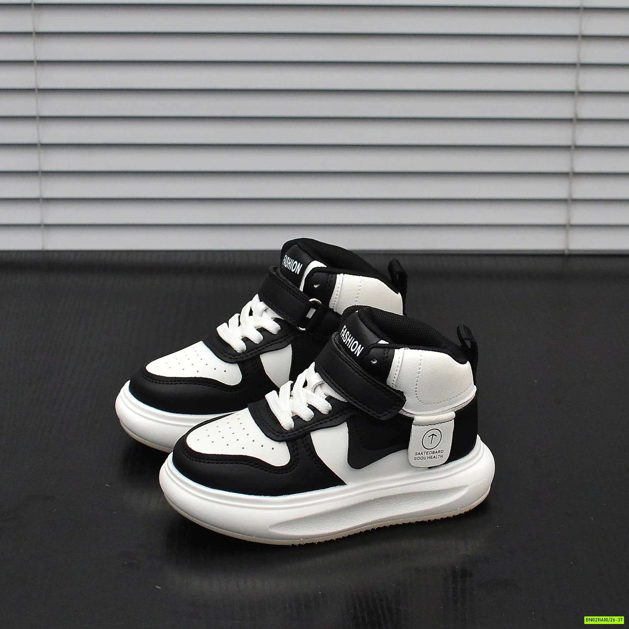 GIÀY THỂ THAO CAO CỔ