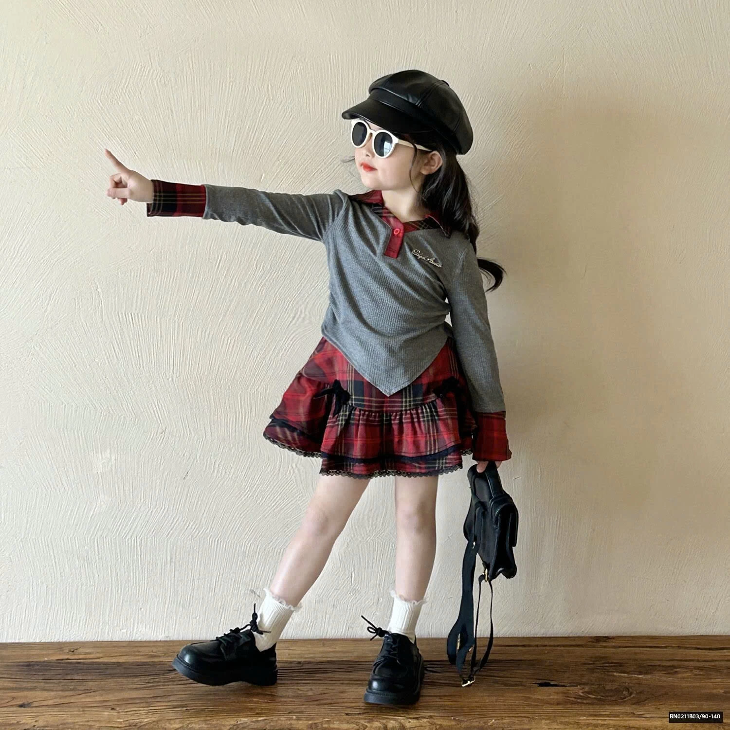 SÉT THUN XÁM MIX CHÂN VÁY CARO ĐỎ