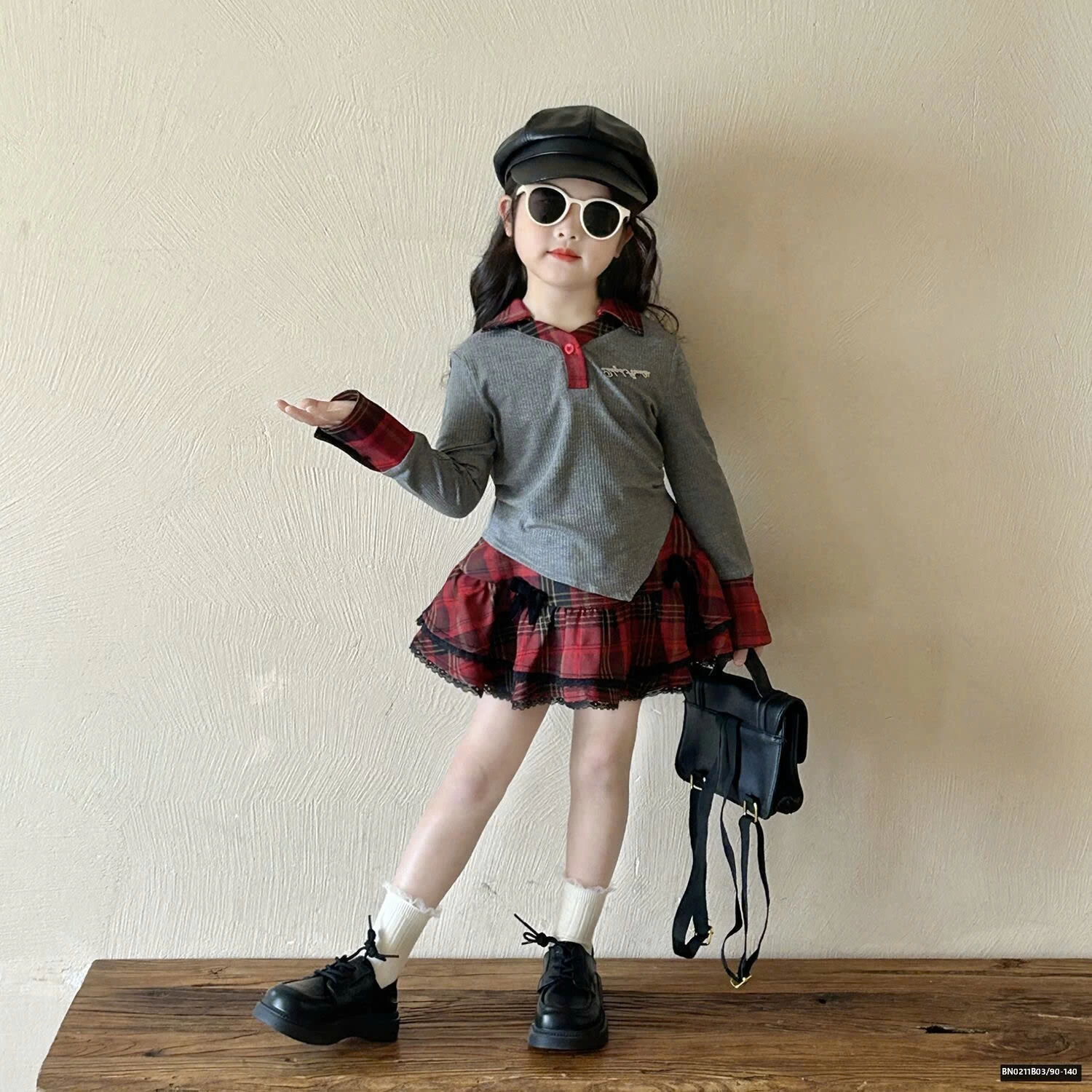 SÉT THUN XÁM MIX CHÂN VÁY CARO ĐỎ