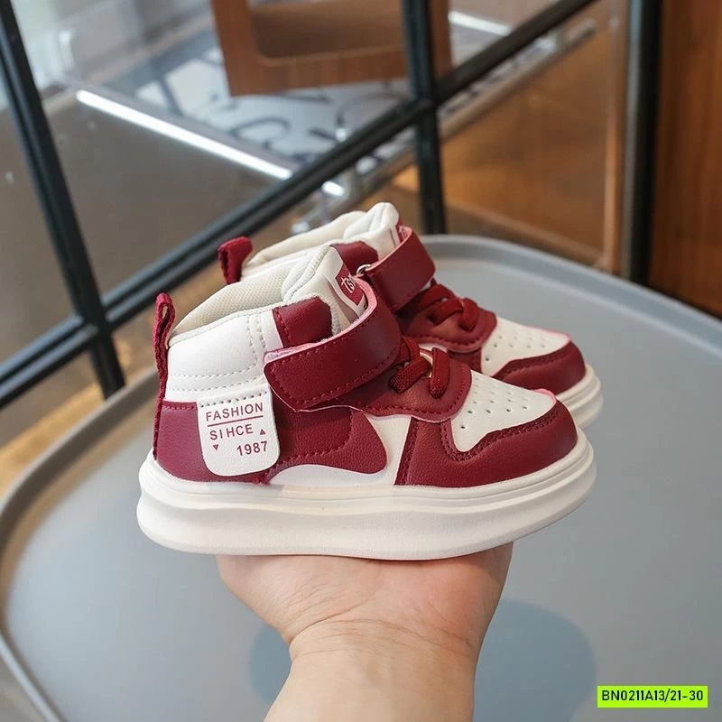 GIÀY THỂ THAO QUAI DÁN QUỐC DÂN