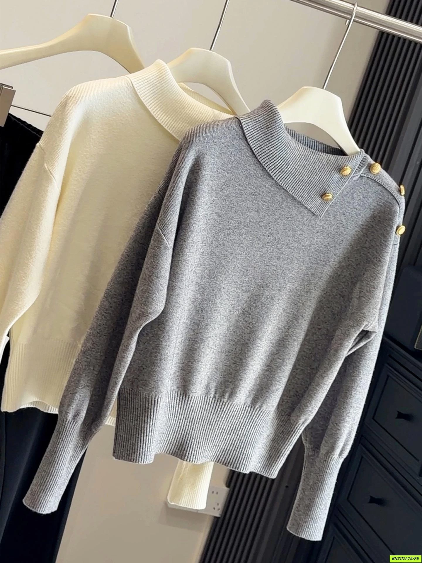 ÁO LEN CỔ ĐỔ PHỐI CÚC NGỌC ANNA