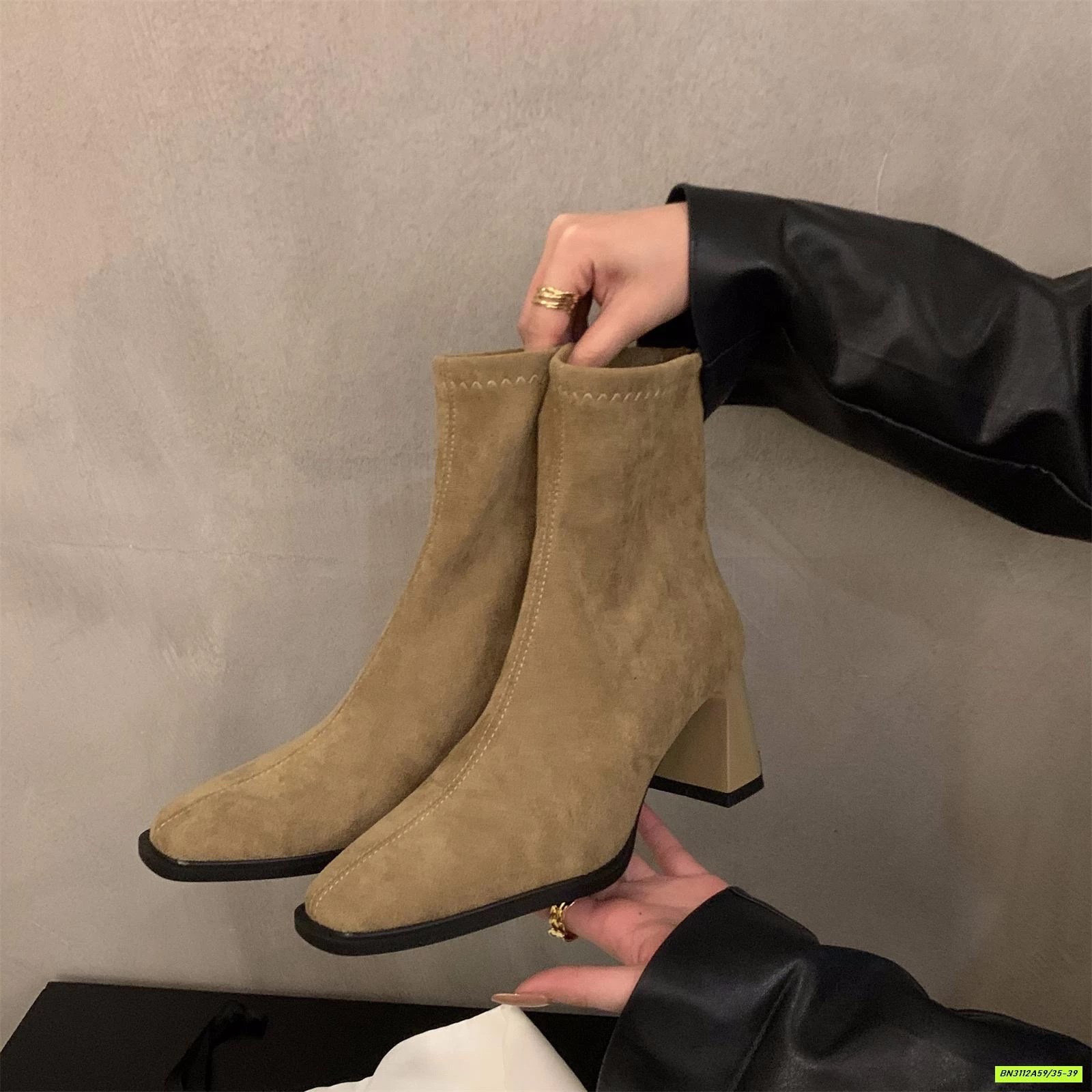 BOOT NHUNG CỔ THẤP MŨI VUÔNG