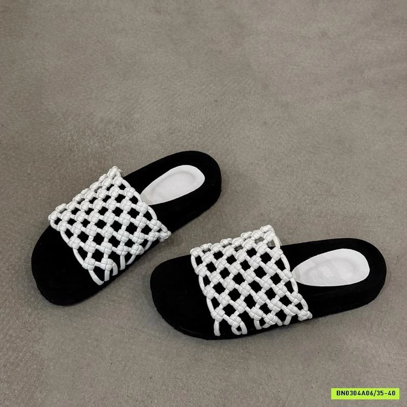 DÉP LÊ ĐẾ BÁNH MỲ QUAI ĐAN LỖ