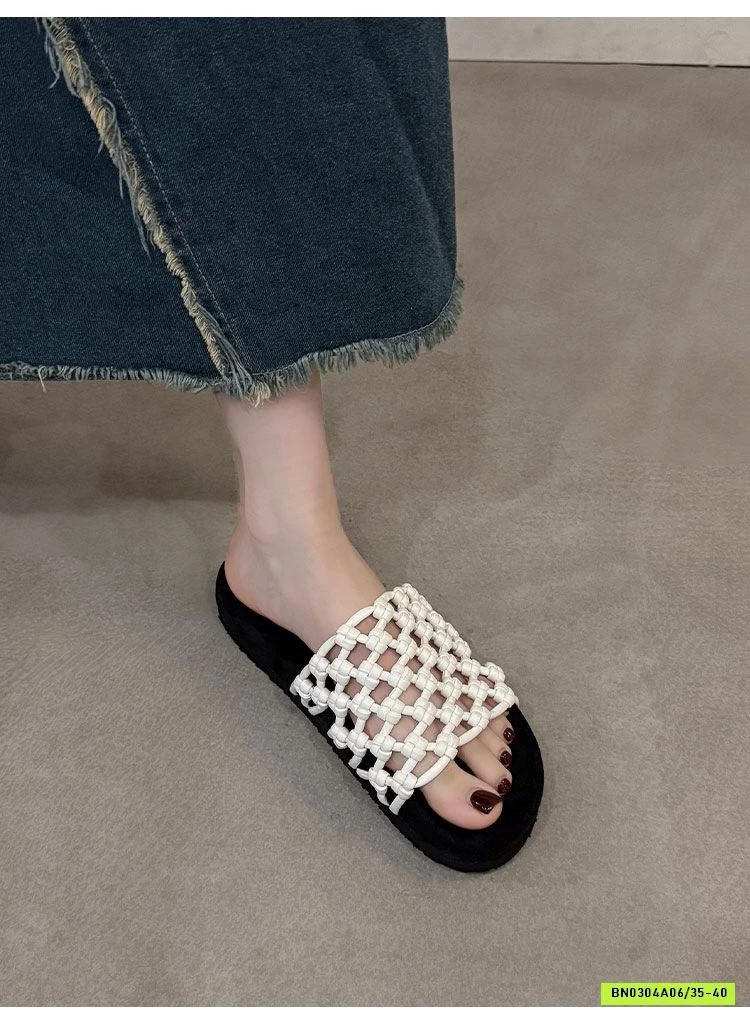 DÉP LÊ ĐẾ BÁNH MỲ QUAI ĐAN LỖ