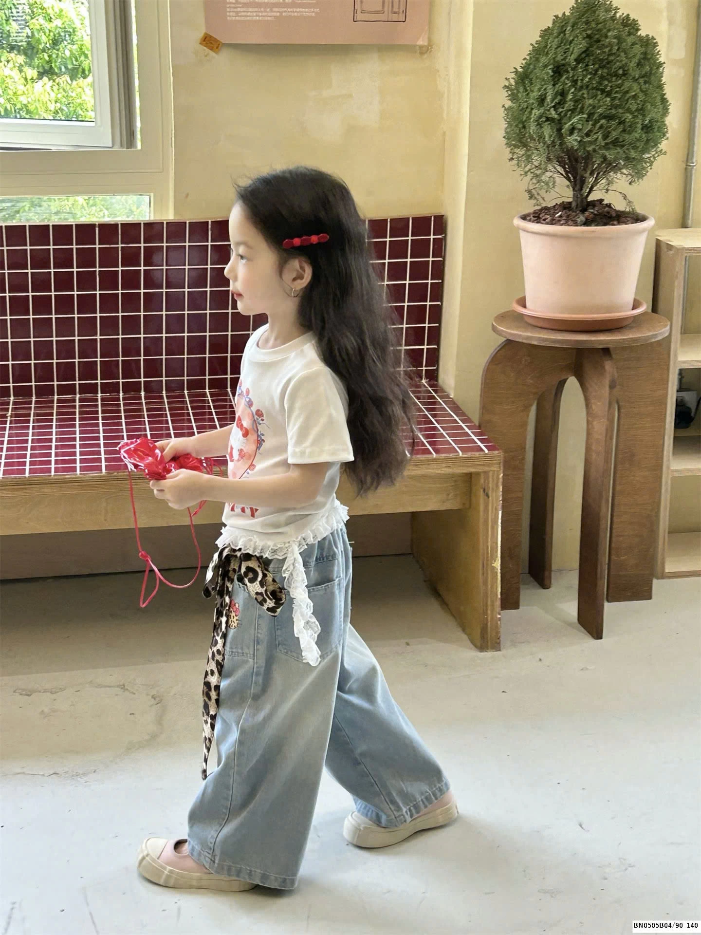 SÉT QUẦN JEAN SUÔNG IN HÌNH MIX ÁO THUN BÉ GÁI