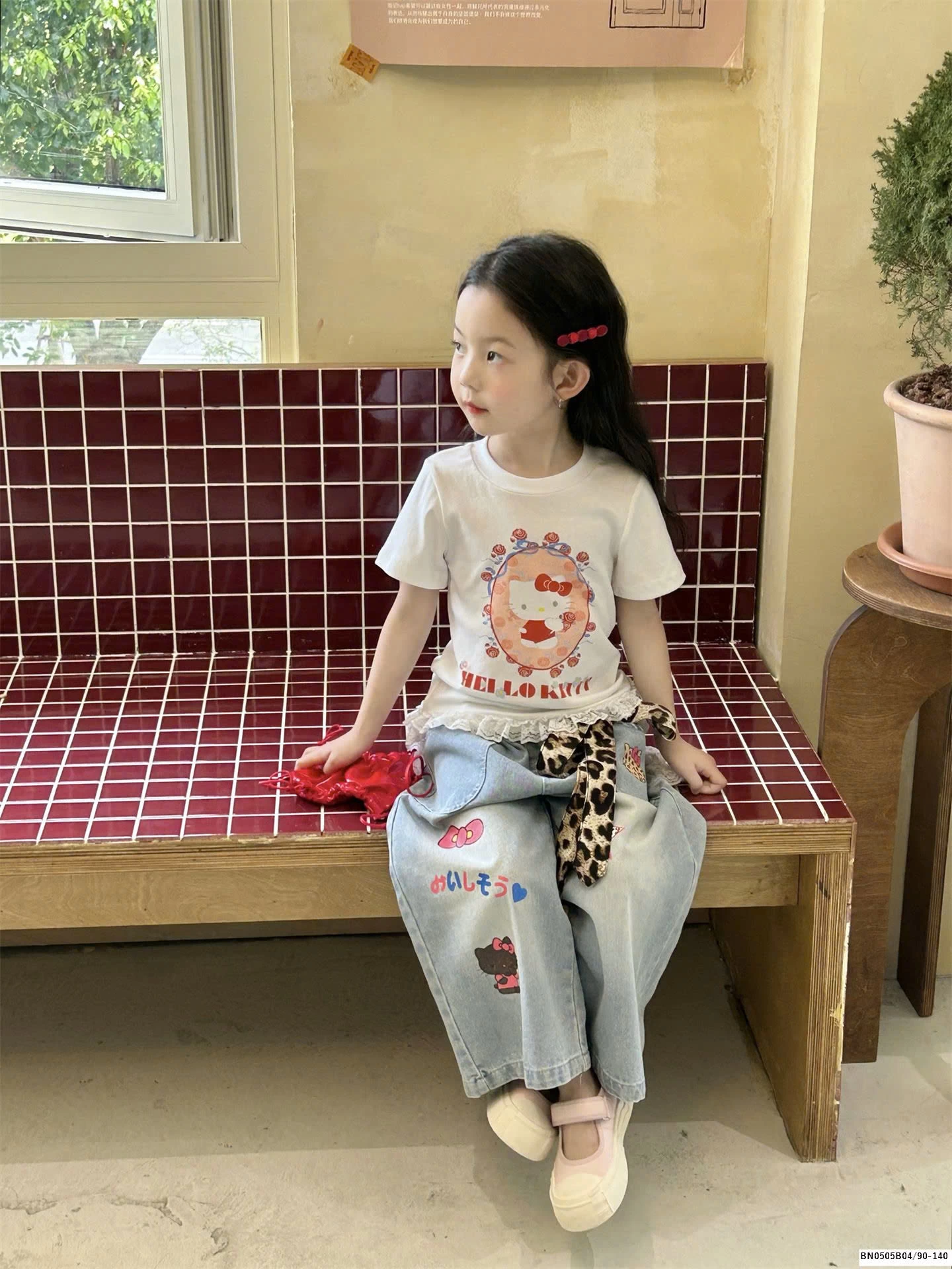 SÉT QUẦN JEAN SUÔNG IN HÌNH MIX ÁO THUN BÉ GÁI