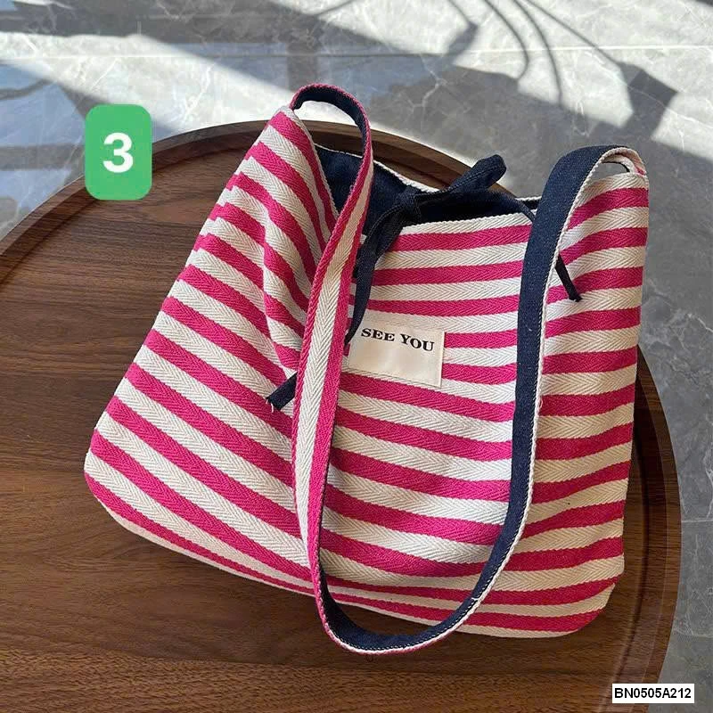 TÚI ĐEO CHÉO DENIM THÊU CHỮ