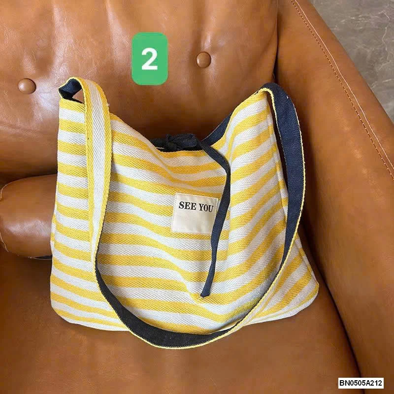 TÚI ĐEO CHÉO DENIM THÊU CHỮ