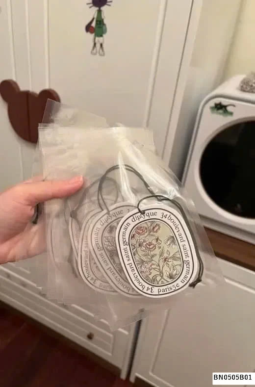 SÉT 10 LÁ THƠM TREOM Ô TÔ