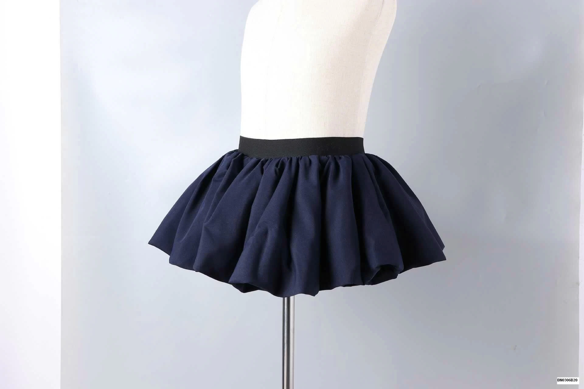 CHÂN VÁY XÒE CHO BÉ GÁI