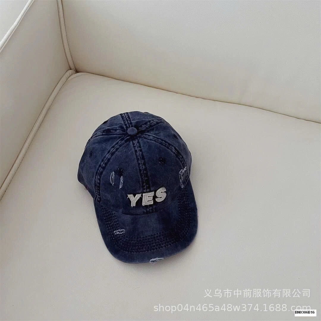 MŨ KẾT CHỮ YES CÀO RÁCH