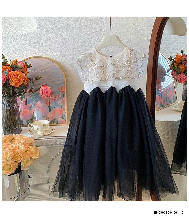 ĐẦM VOAN TIỂU THƯ CỔ VUÔNG