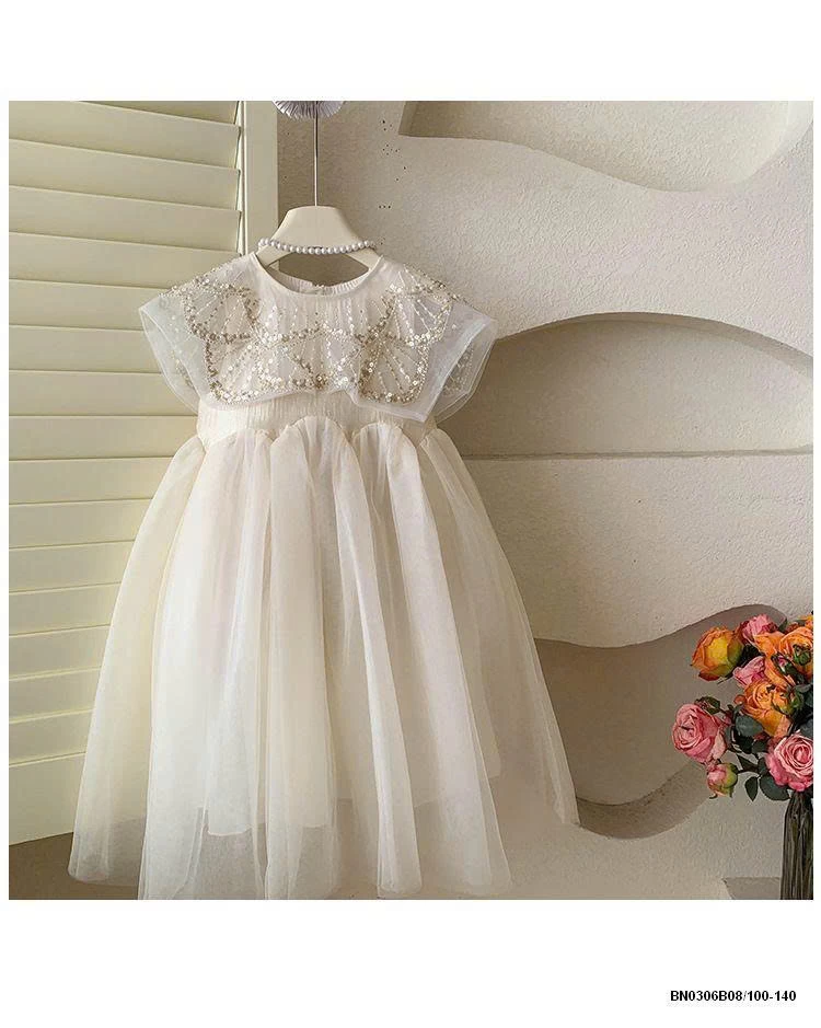 ĐẦM VOAN TIỂU THƯ CỔ VUÔNG