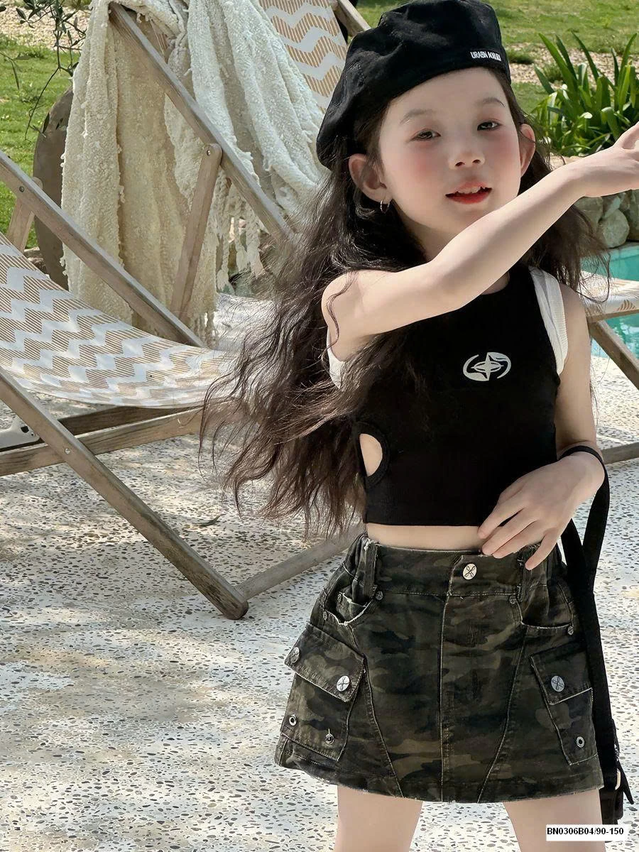 QUẦN VÁY RẰN RI MIX ÁO BA LỖ ĐEN