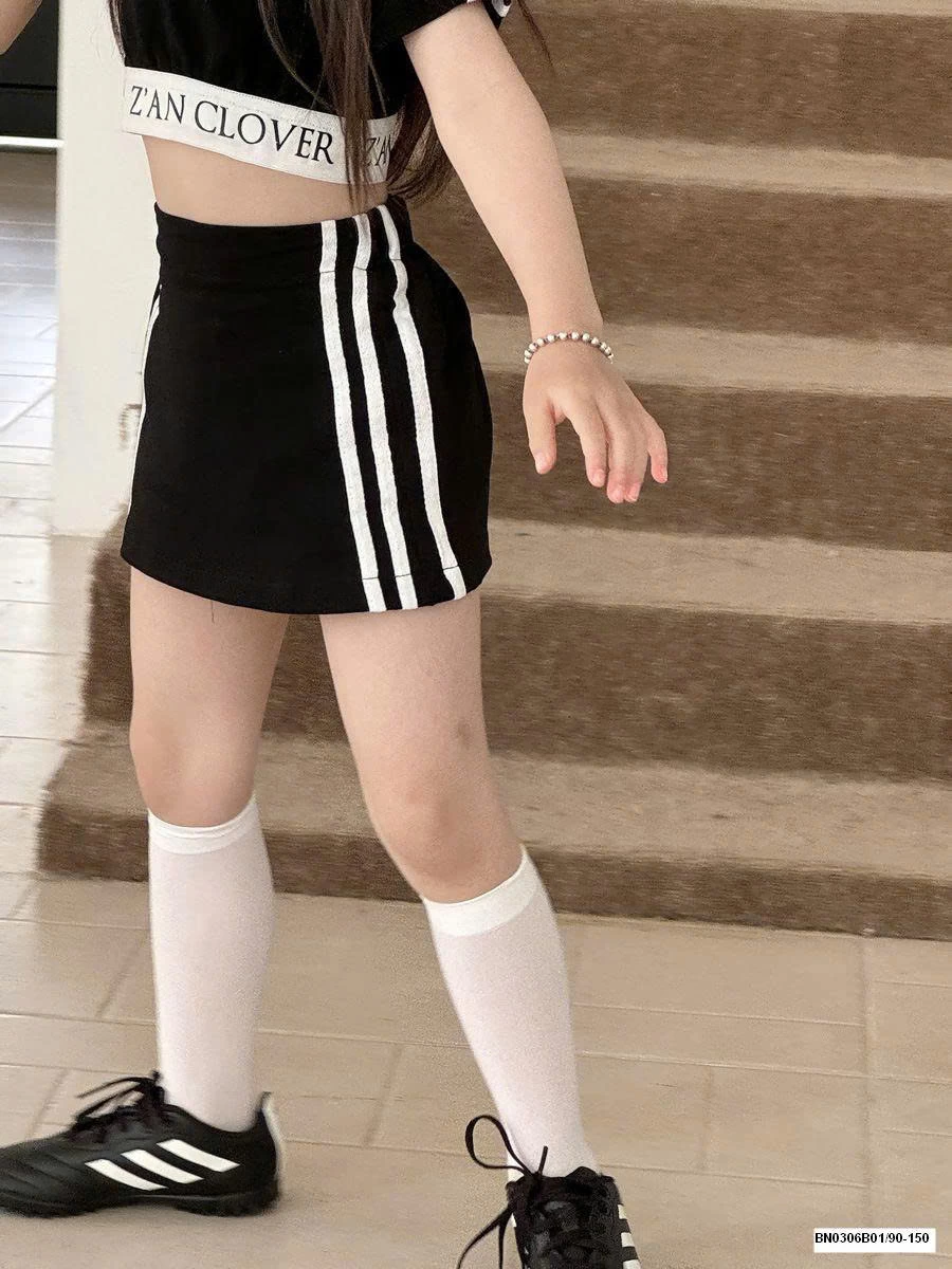 SÉT CROPTOP ĐEN SỌC TRẮNG CÁ TÍNH