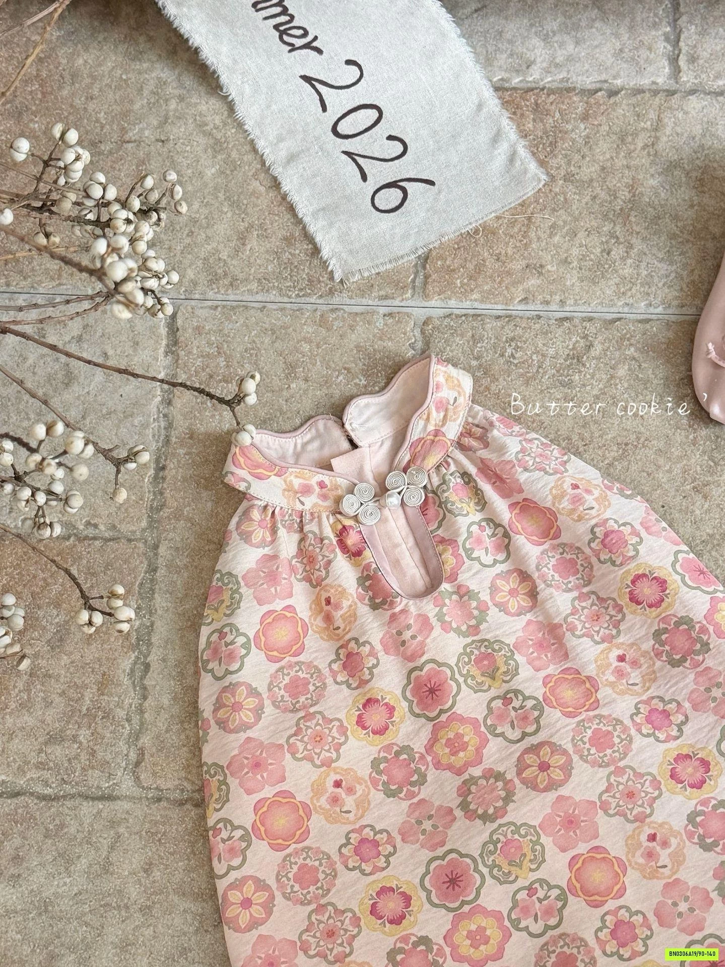 SƯỜN XÁM HOA HỒNG SÁT NÁCH