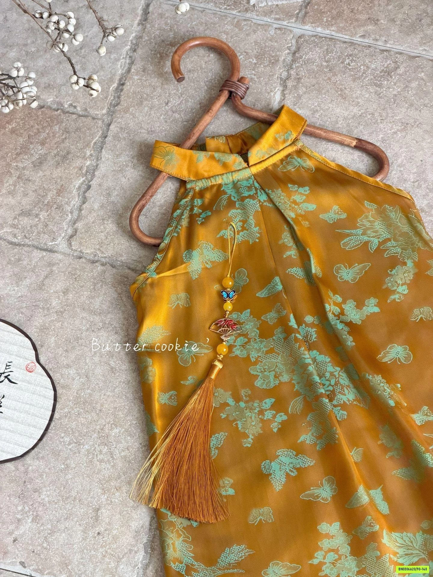 SƯỜN XÁM VÀNG CỔ YẾM