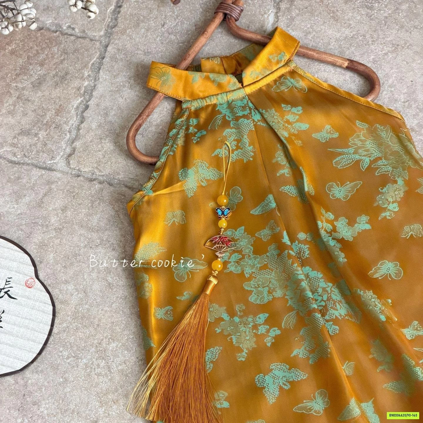 SƯỜN XÁM VÀNG CỔ YẾM