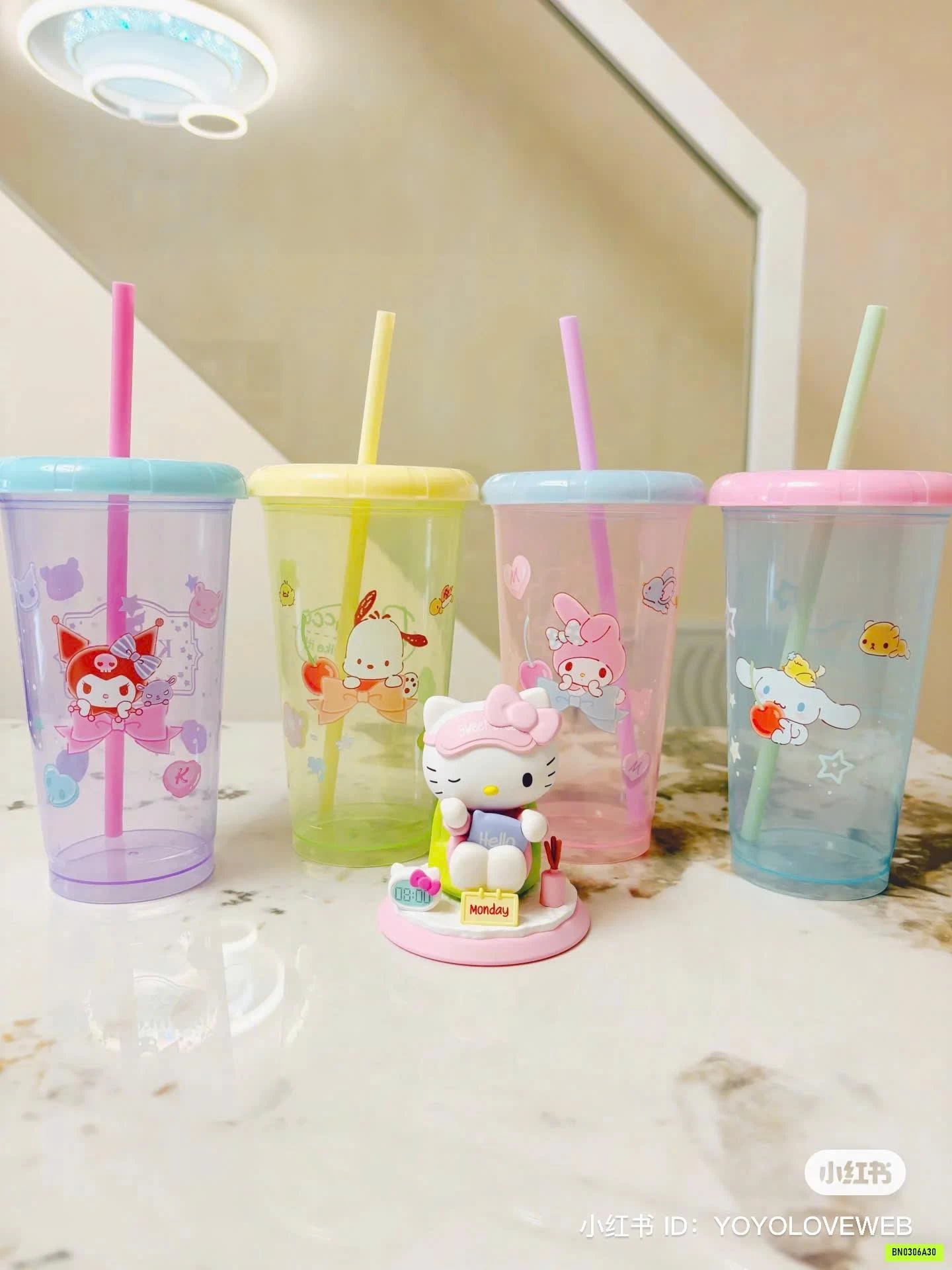 SET 8 CỐC SANRIO