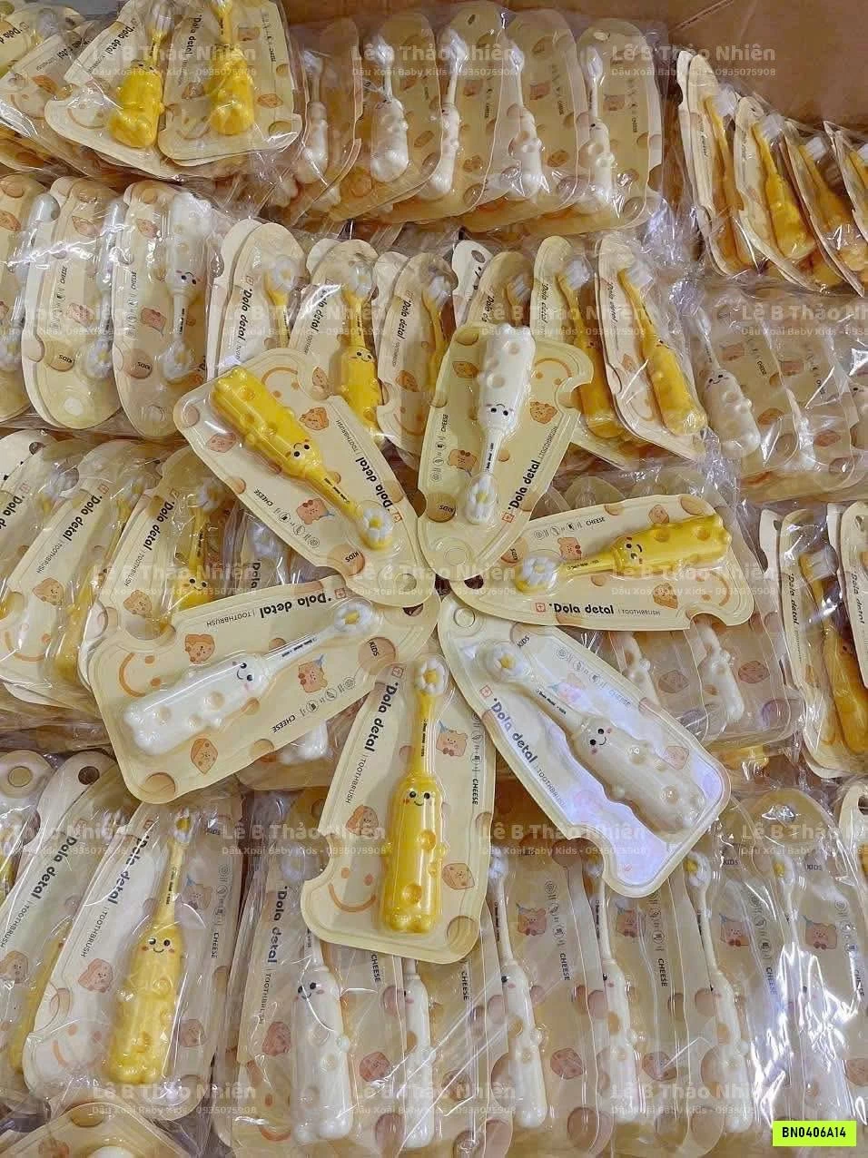 SÉT 2 BÀN CHẢI PHOMAI KUTE