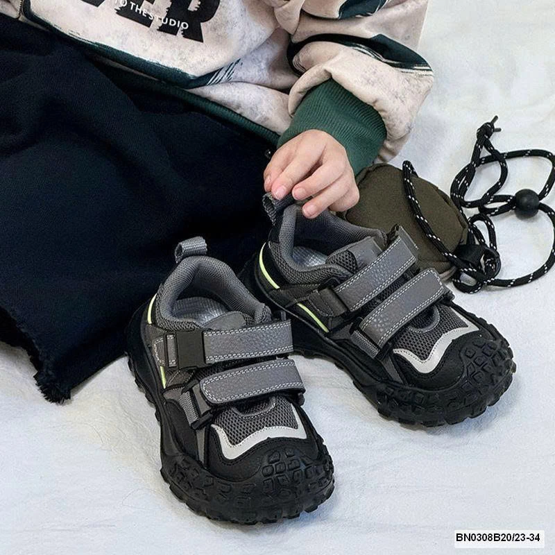 GIÀY QUAI DÁN ĐẾ ĐINH