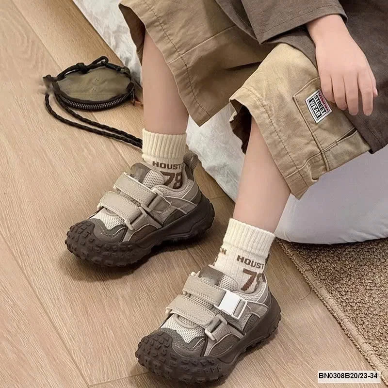 GIÀY QUAI DÁN ĐẾ ĐINH