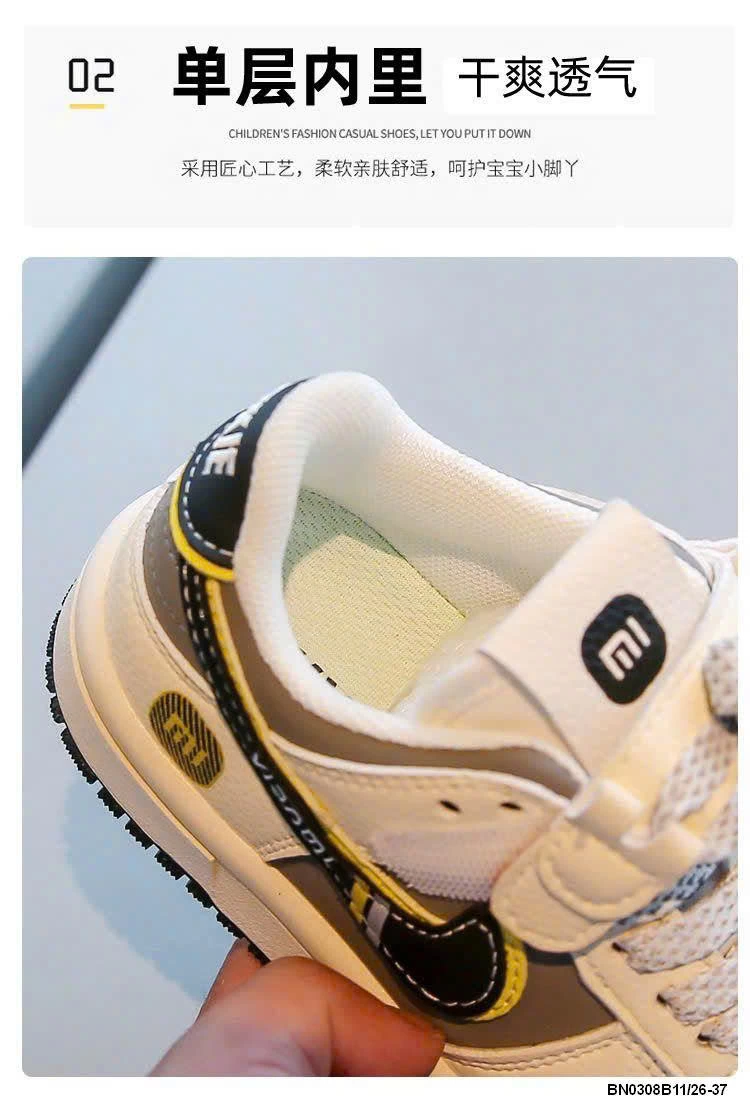 GIÀY THỂ THAO CHỮ MI CHO BÉ