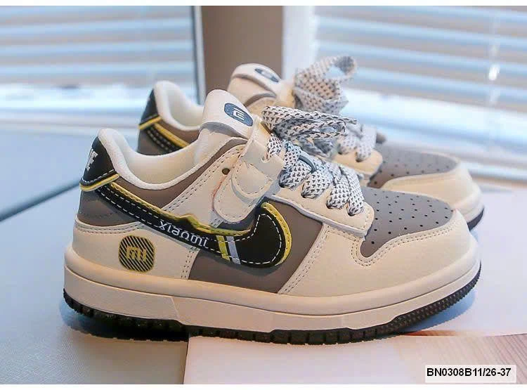 GIÀY THỂ THAO CHỮ MI CHO BÉ