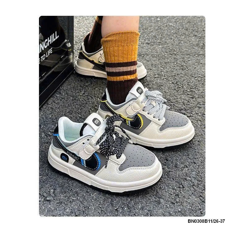 GIÀY THỂ THAO CHỮ MI CHO BÉ