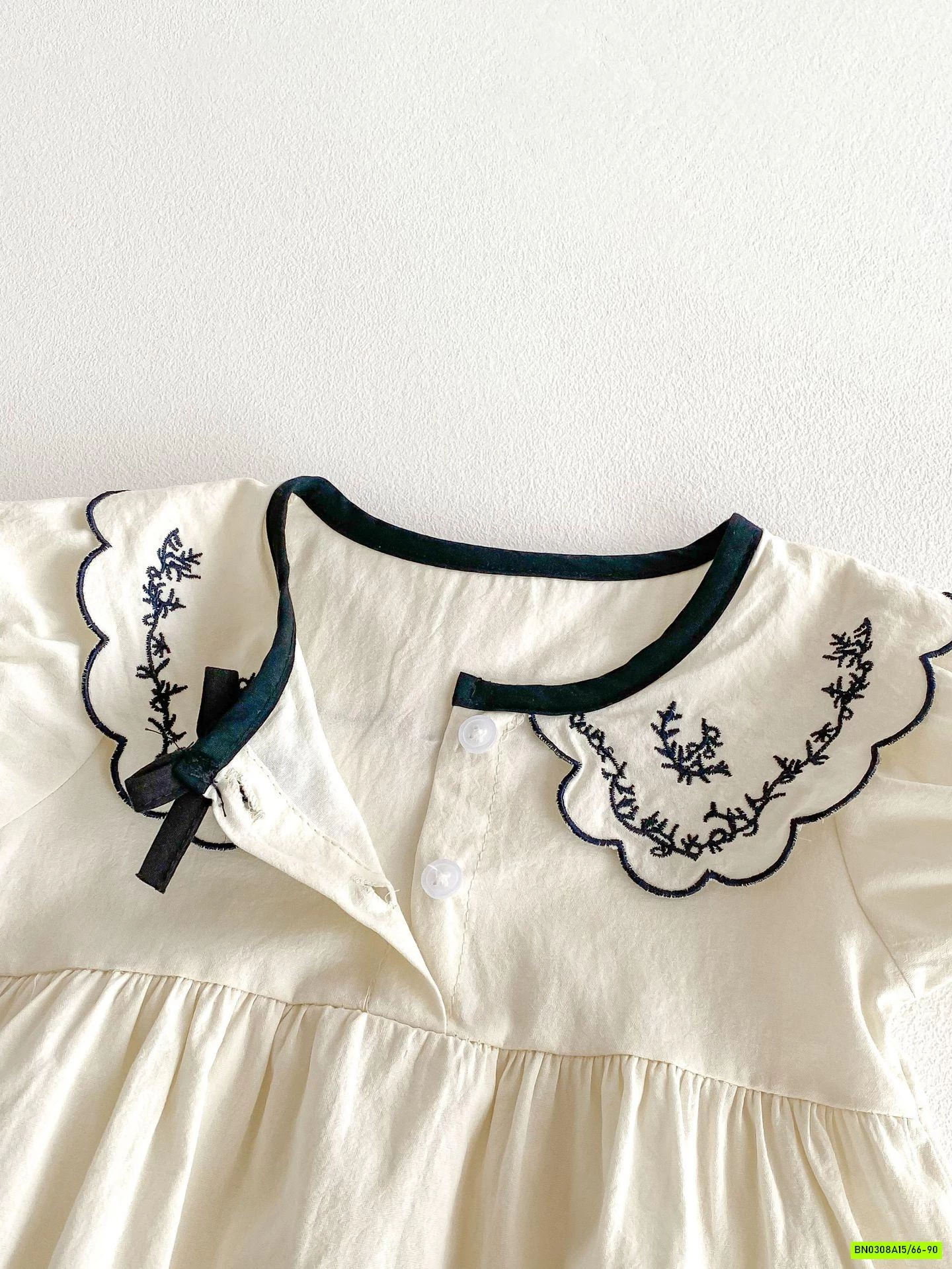 BODY THÔ MỀM CỔ SEN THÊU HOA