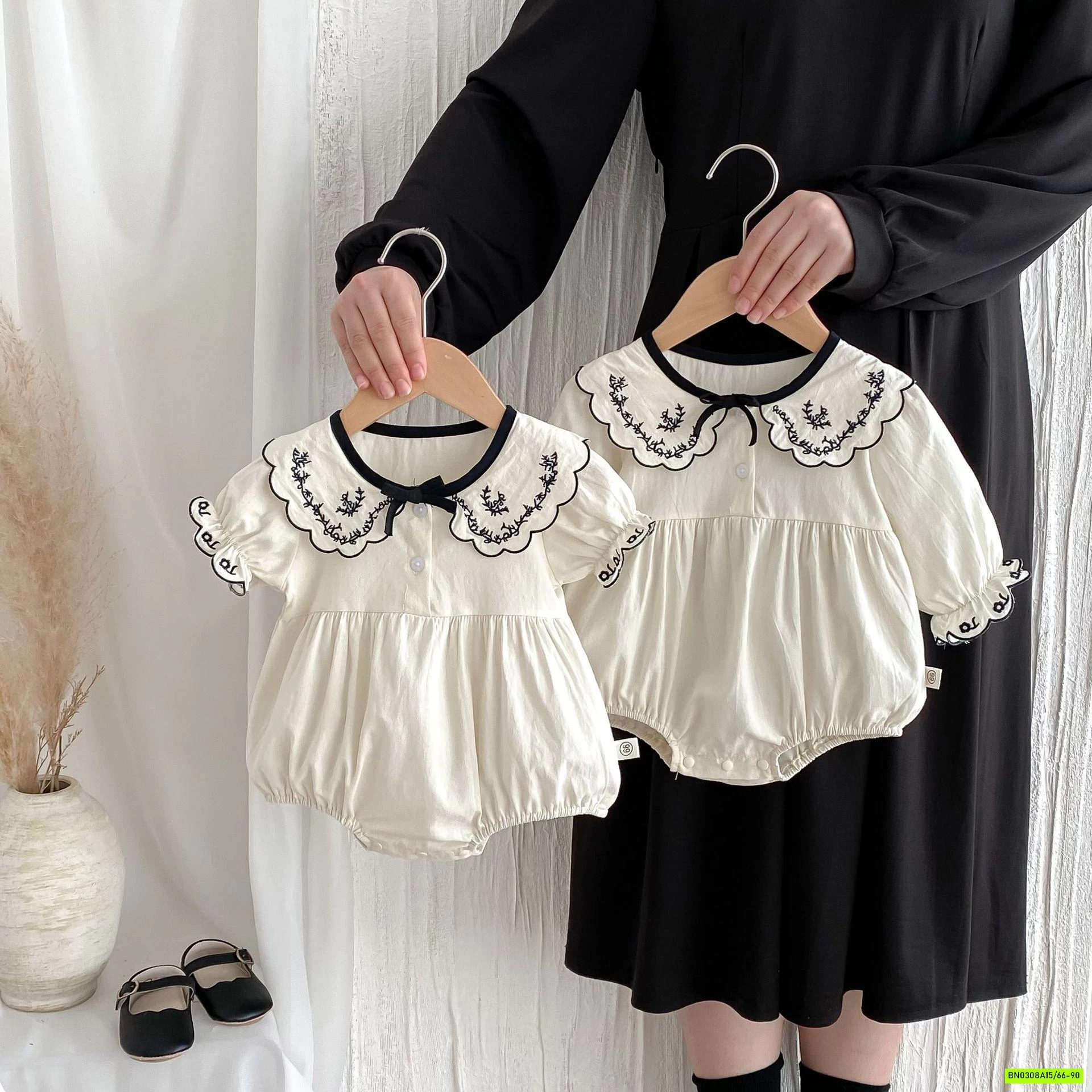 BODY THÔ MỀM CỔ SEN THÊU HOA