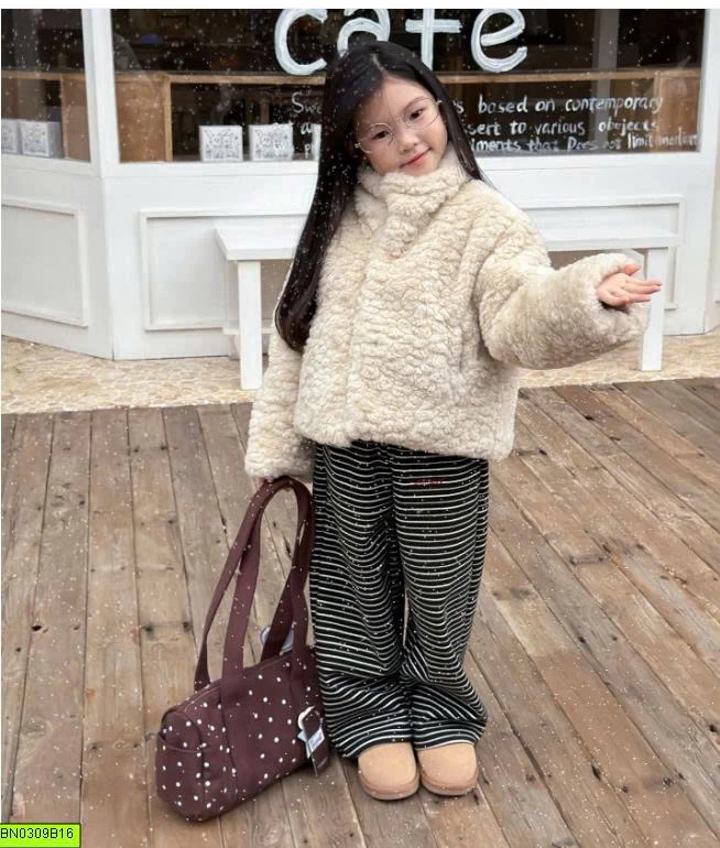 ÁO KHOÁC LÔNG CỪU AMBB