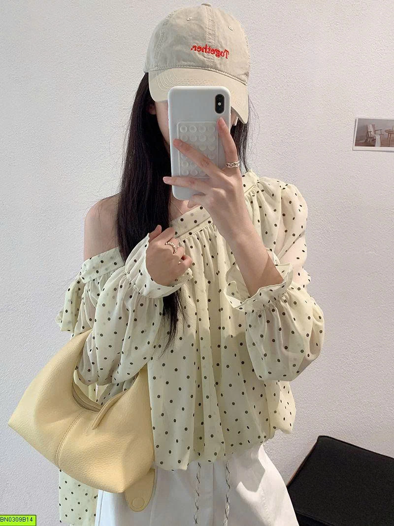 ÁO CHẤM BI HỞ VAI