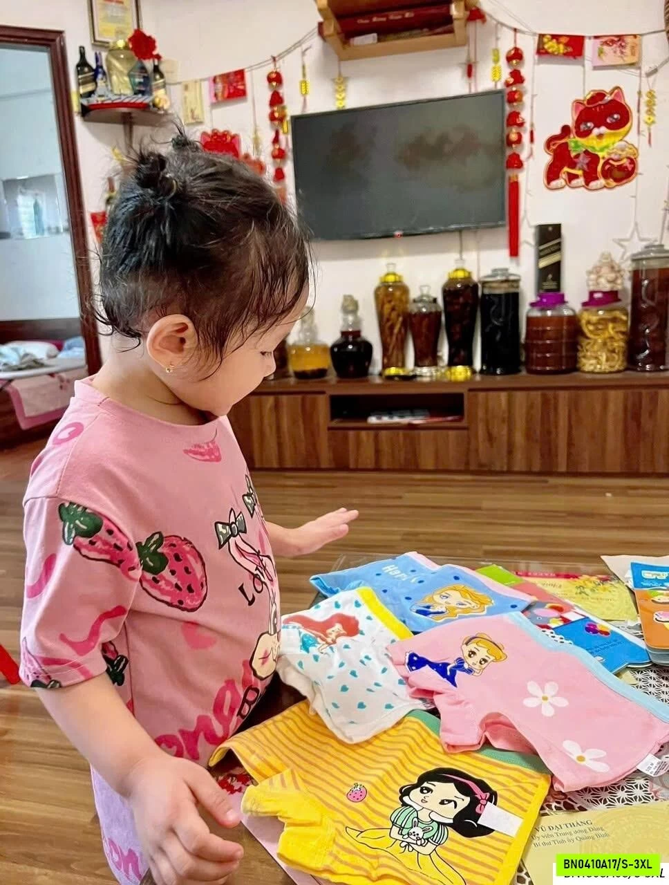 SET 4 CHIP ĐÙI BÉ GÁI BẢNG MÀU MỚI