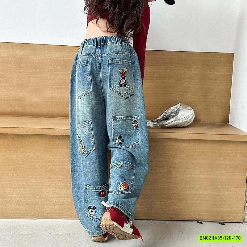 JEANS SUÔNG IN KITTY PHÍA SAU