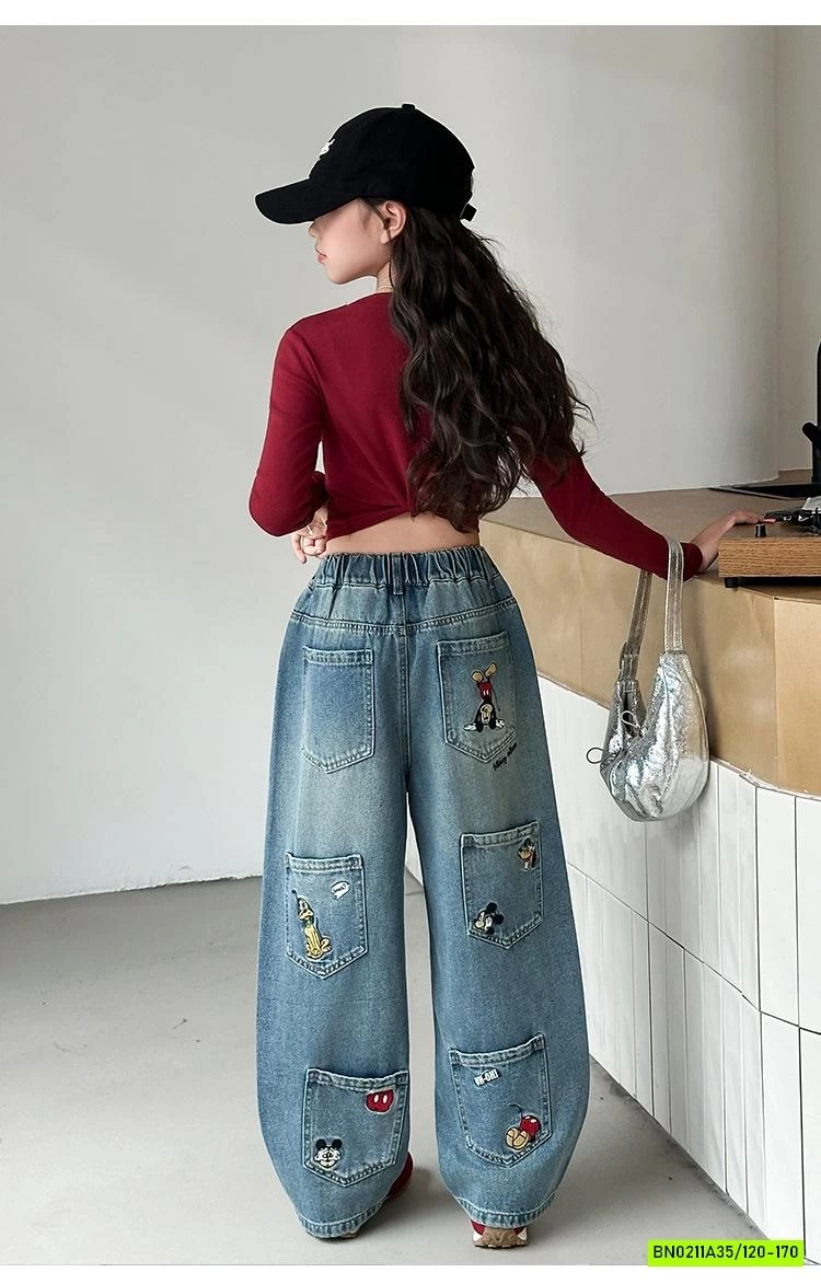 JEANS SUÔNG IN KITTY PHÍA SAU