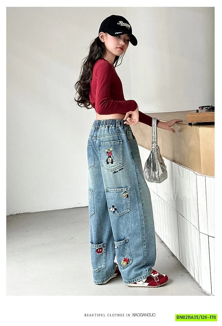 JEANS SUÔNG IN KITTY PHÍA SAU