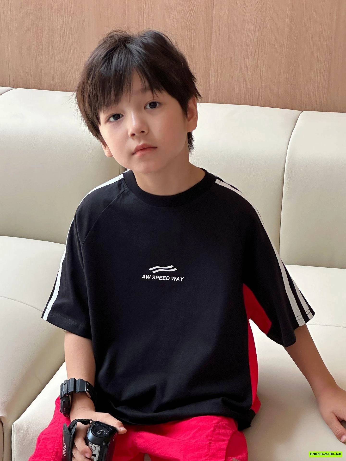 ÁO THUN ĐEN SỌC VAI